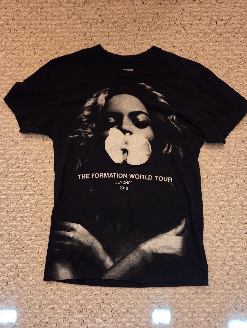 Beyoncé "The Formation World Tour" 2016 Black Graphic Tee Size Small